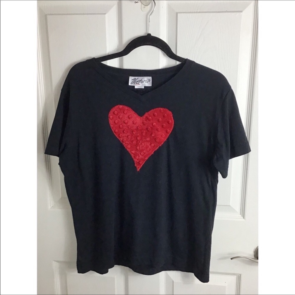 🌈3/25$ Victoria Black Red Faux Fur Heart Top